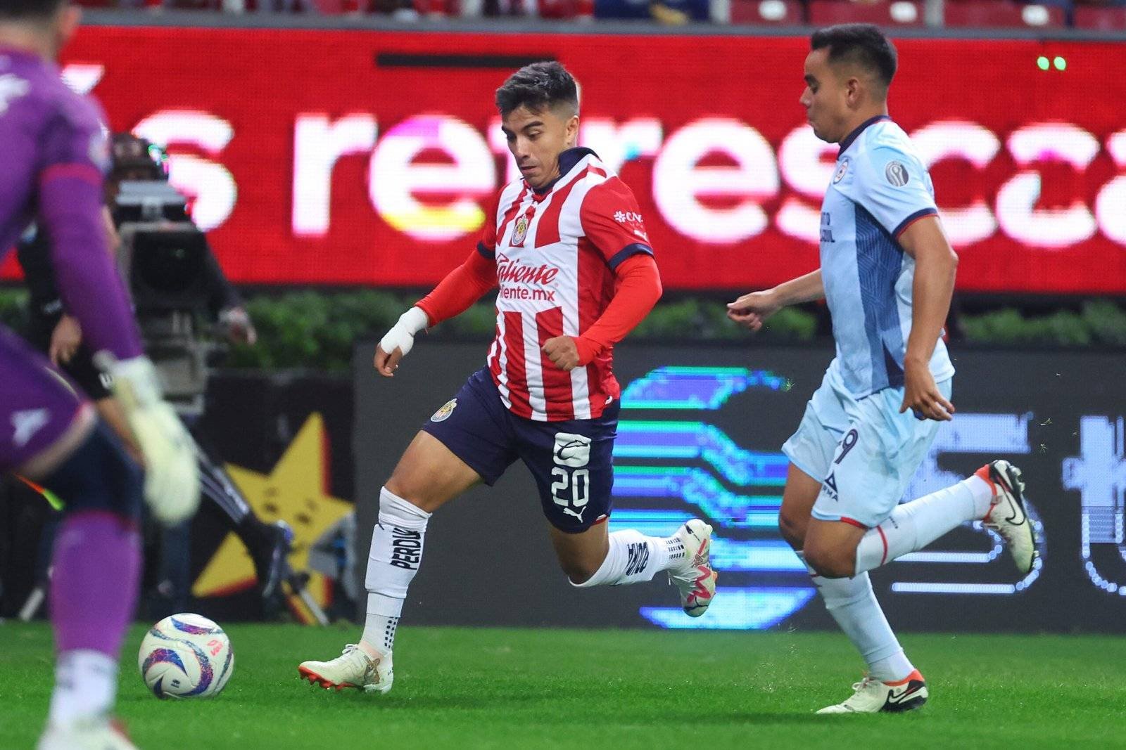 Chivas Derrota 1 0 Al Cruz Azul Y Lo Elimina De La Liguilla En Juego