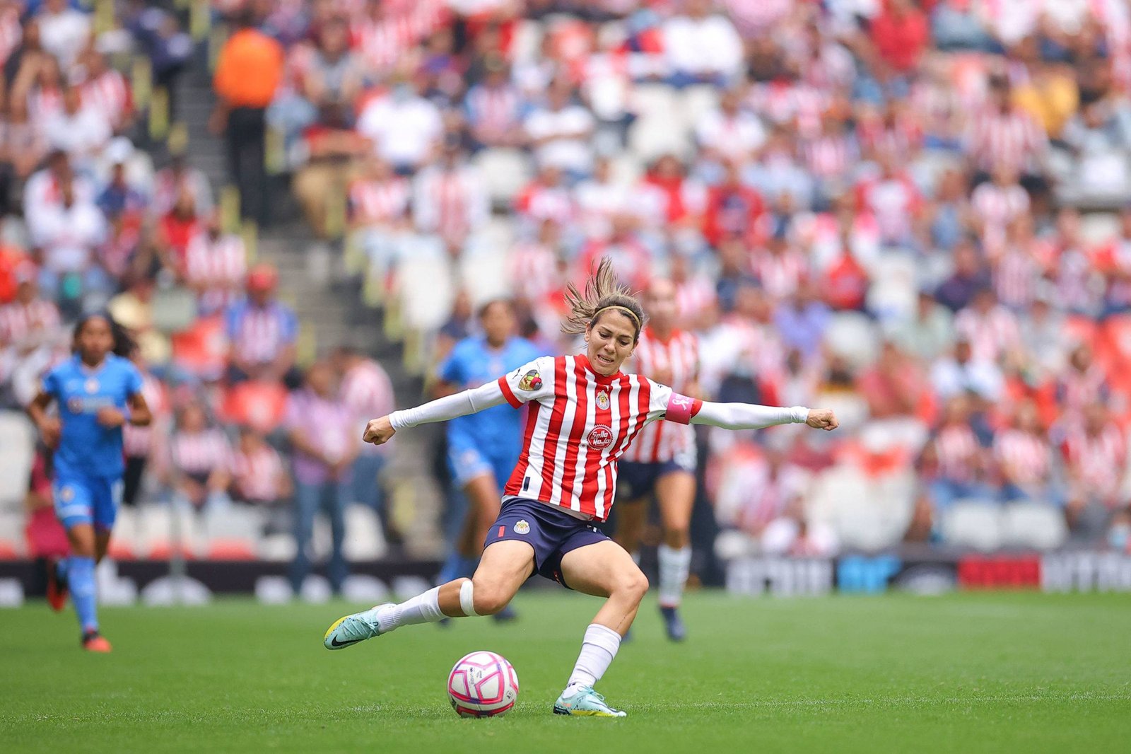 Lee más sobre el artículo Liga MX Femenil: Licha Cervantes da el triunfo a las Chivas sobre Cruz Azul en el arranque de la liguilla