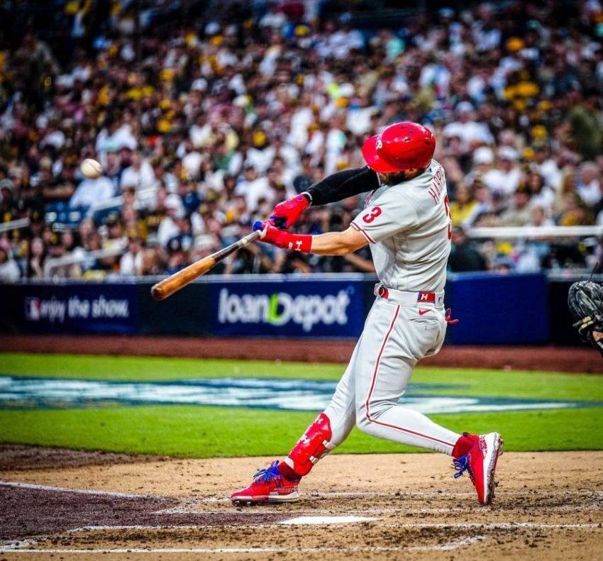 Phillies pega primero y derrota 2-0 a los Padres en el inicio de la Serie de Campeonato