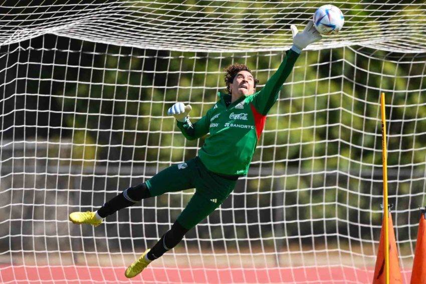 Guillermo Ochoa deja al América para jugar en Europa