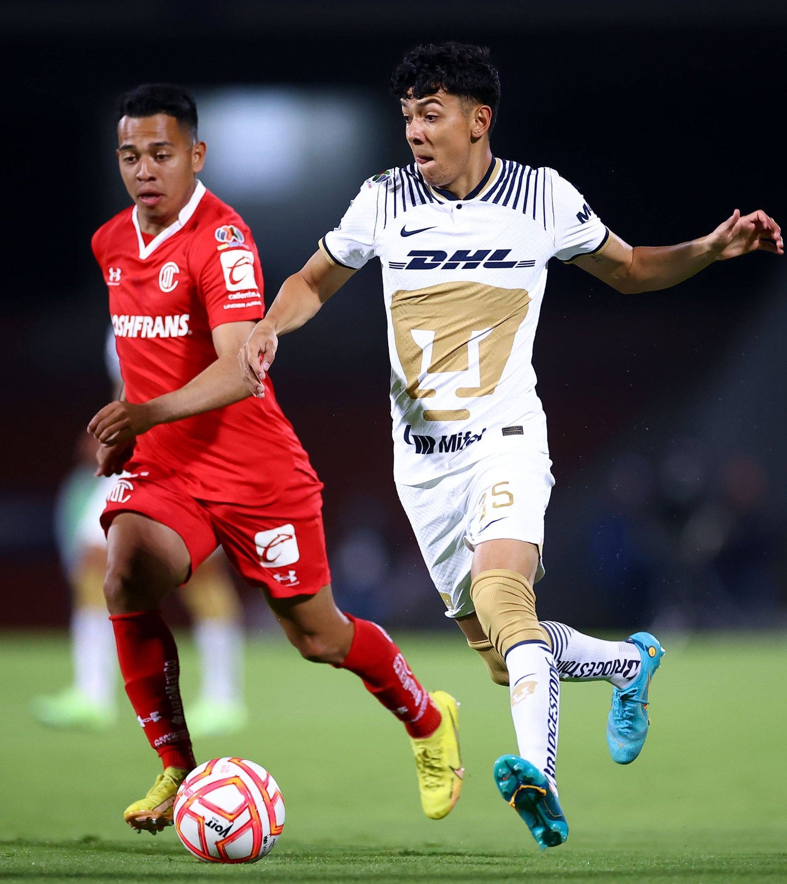 Pumas y Toluca empatan en el debut de Rafa Puente