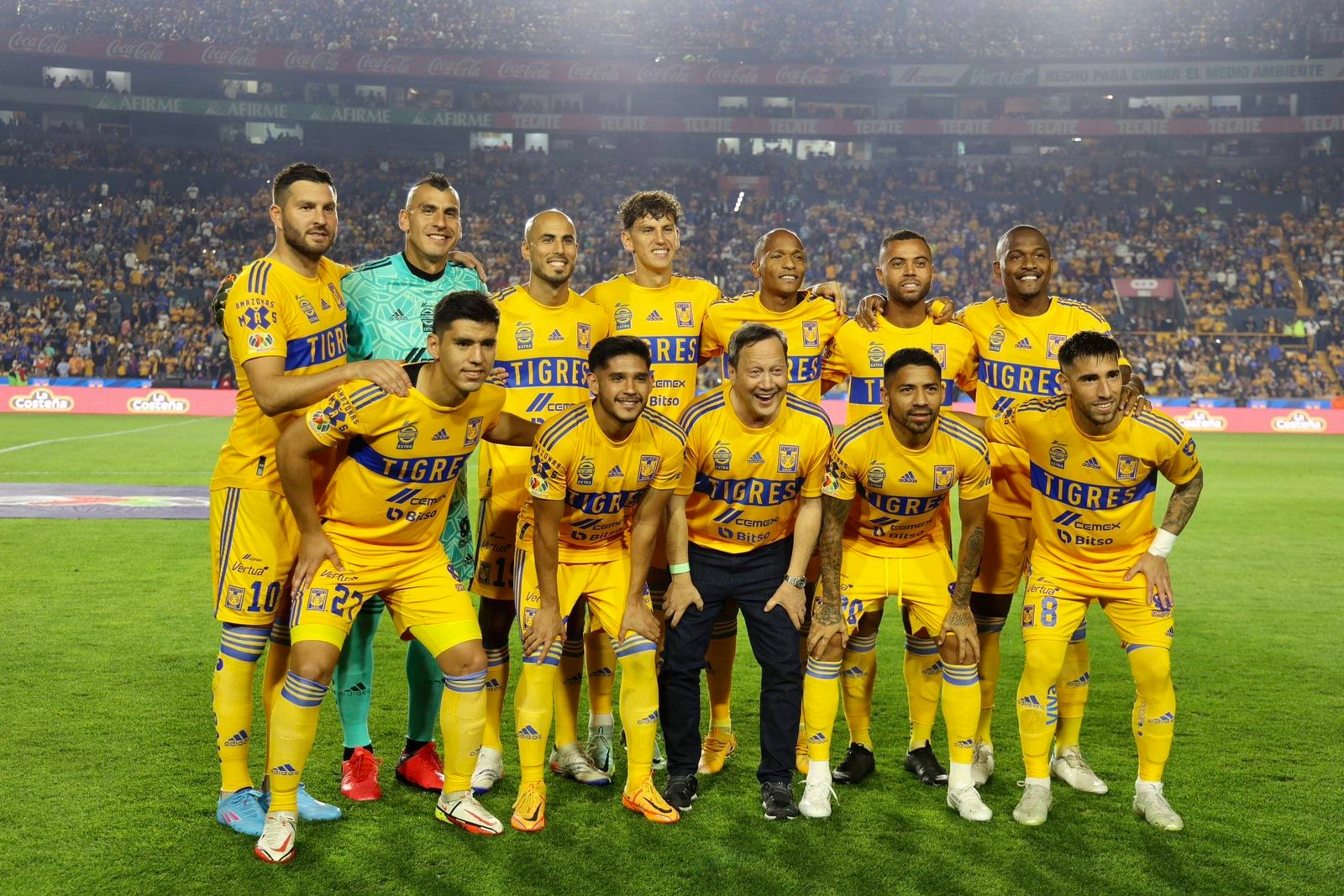 Tigres destroza al campeón Pachuca 4-1