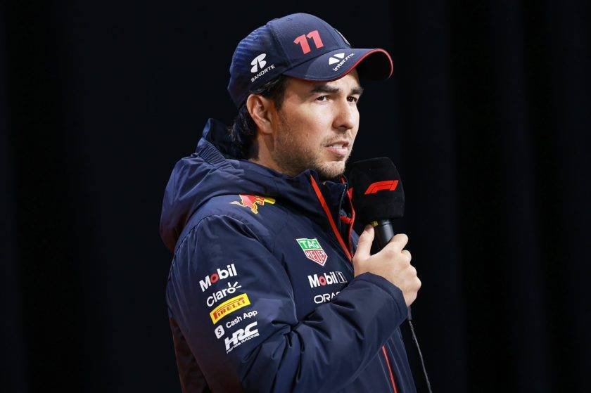 Checo Pérez ya viaja rumbo a Abu Dhabi 