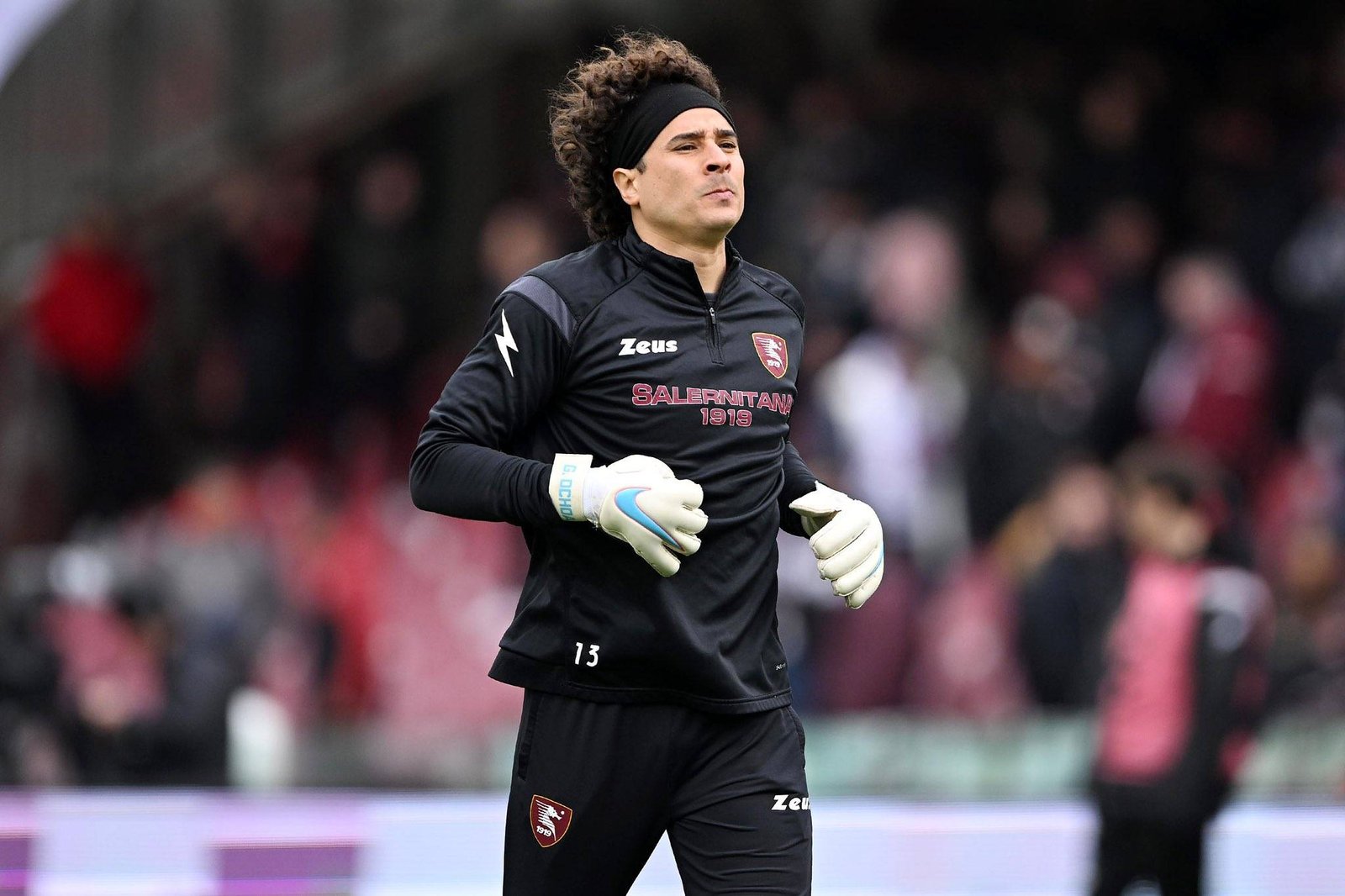 Guillermo Ochoa vuelve al arco y brilla en triunfo del Salernitana