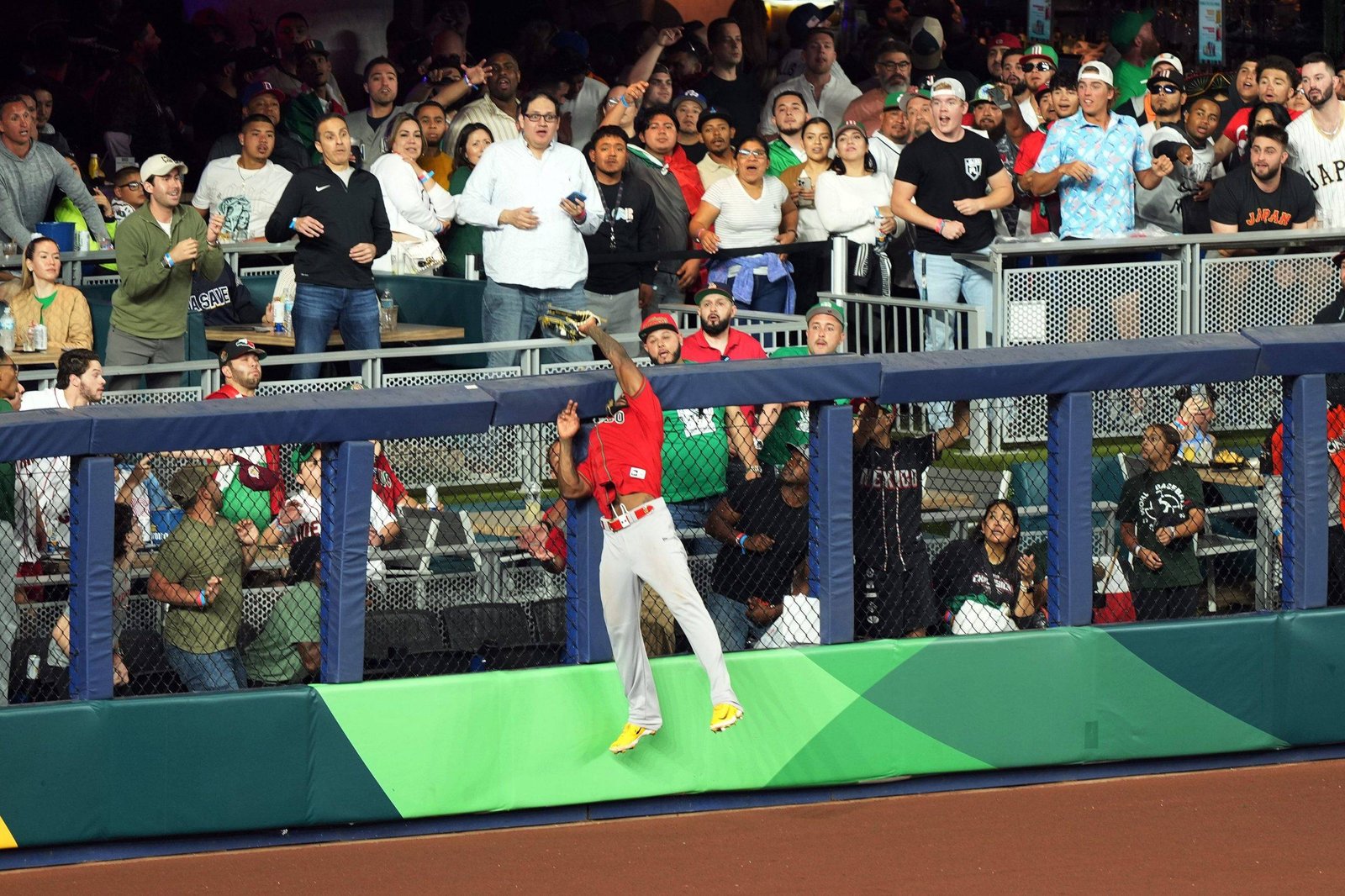 Japón deja tendido a México y avanza a la final del Clásico Mundial de Beisbol