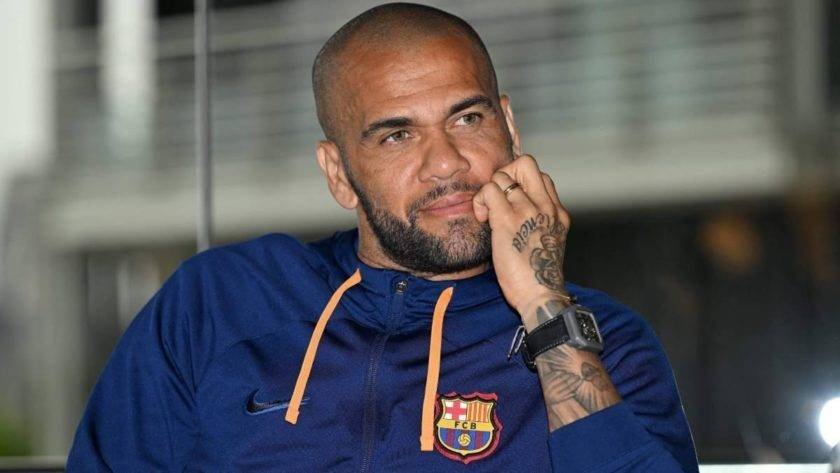 Piqué se lanza contra Dani Alves 