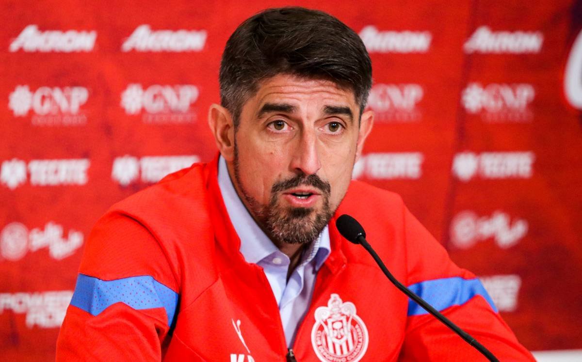 Veljko Paunovic, director técnico de las Chivas.