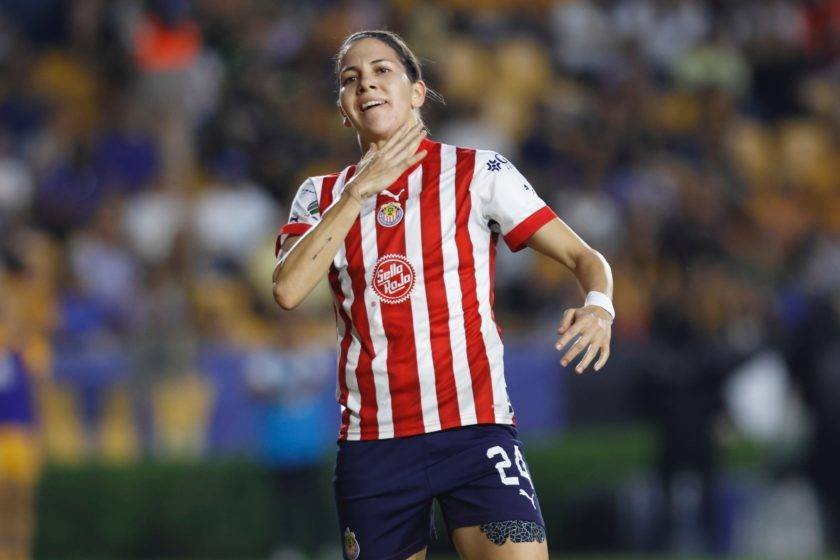 Licha Cervantes marcó el gol de las Chivas. 