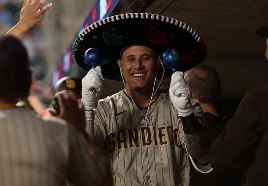 Machado remolcó tres carreras con su cuadrangular para los San Diego Padres.