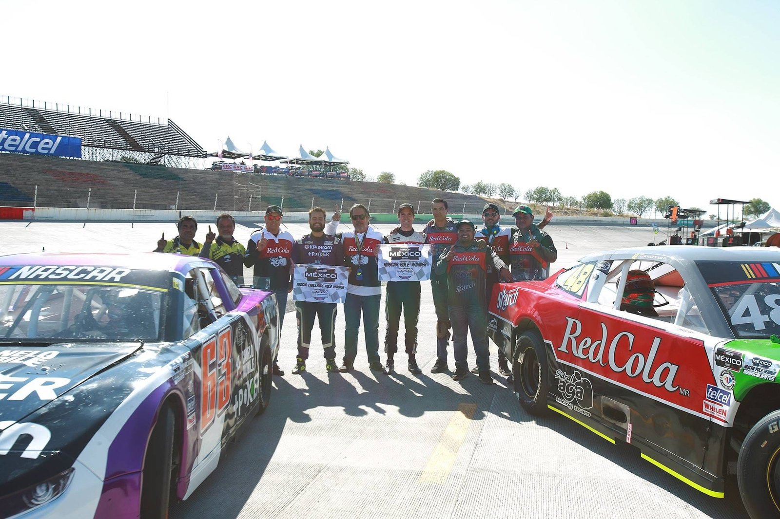 Salvador de Alba Jr. encabeza a su equipo para la carrera de NASCAR México en Aguascalientes.