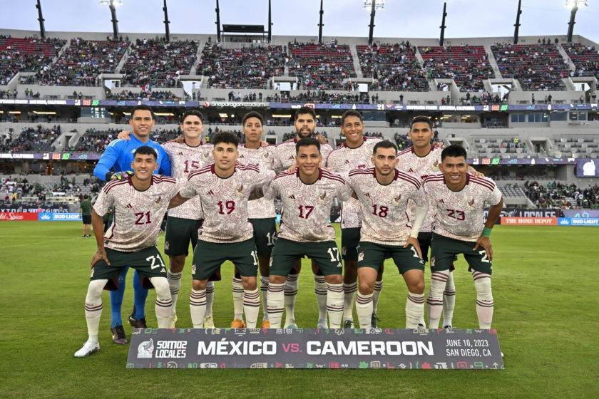 México se salvó de una derrota ante Camerún. 