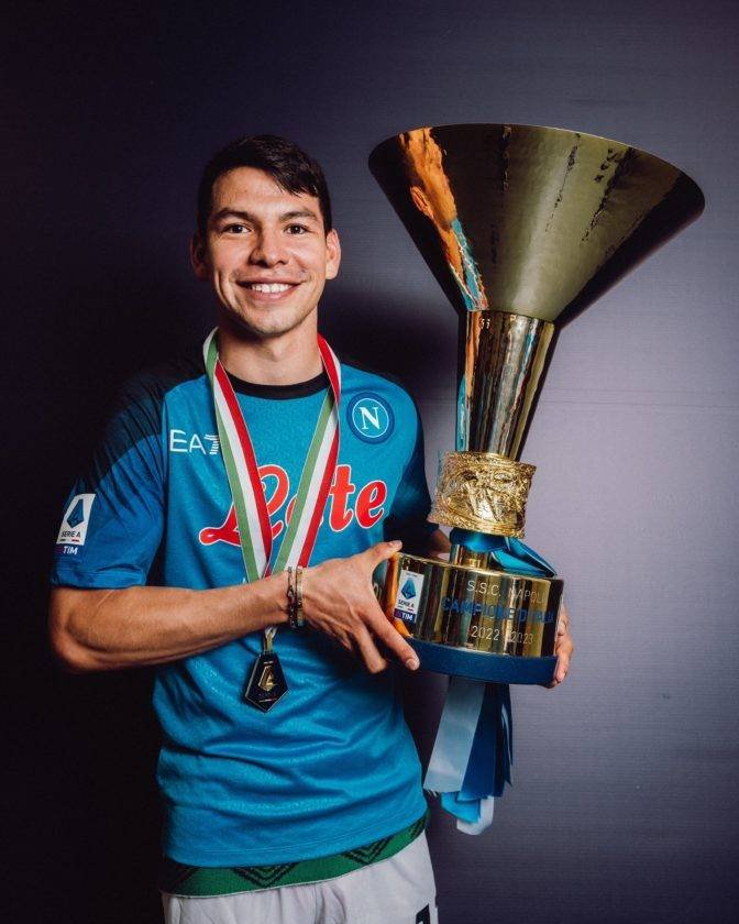 Hirving Lozano tiene un año más de contrato con el Napoli. 