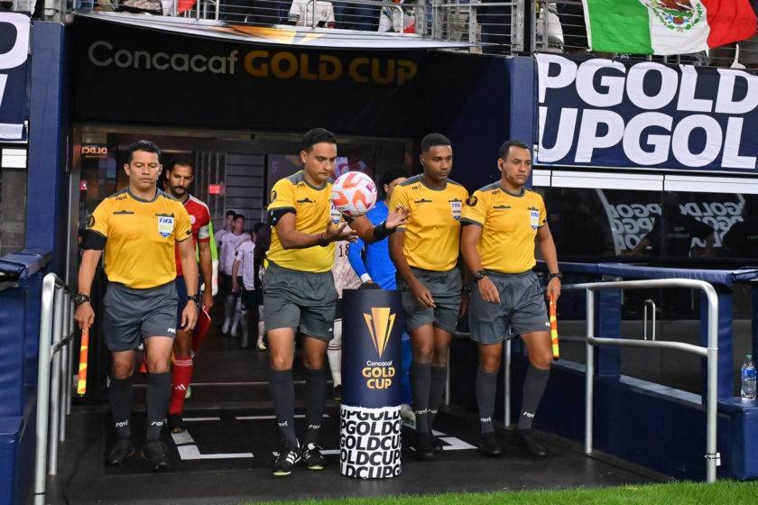 Saíd Martínez, árbitro hondureño pitará la final de la Copa Oro. 