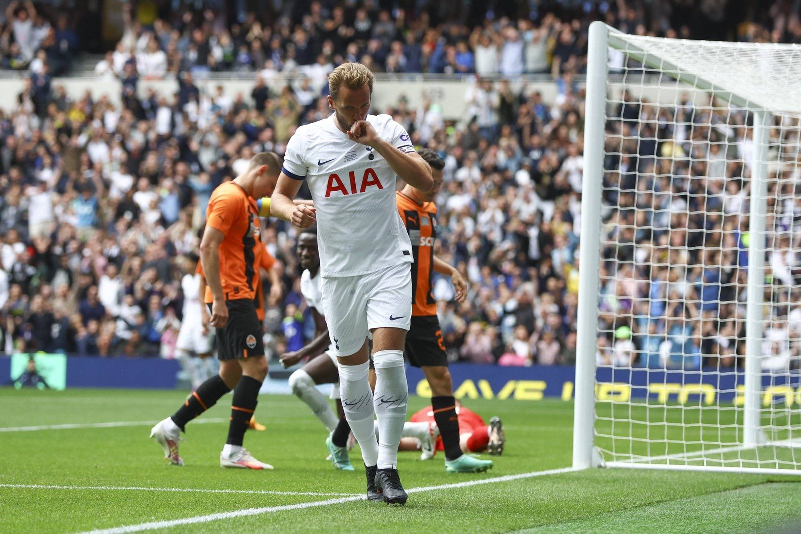 Lee más sobre el artículo Premier League:  Tottenham acepta una oferta de más de 100 millones de euros por Harry Kane