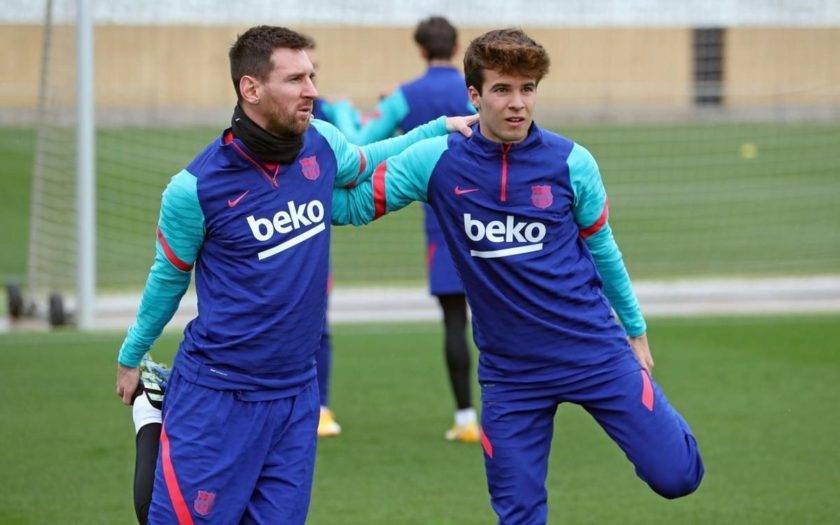 Messi y Riqui Puig jugaron juntos en el Barcelona. 