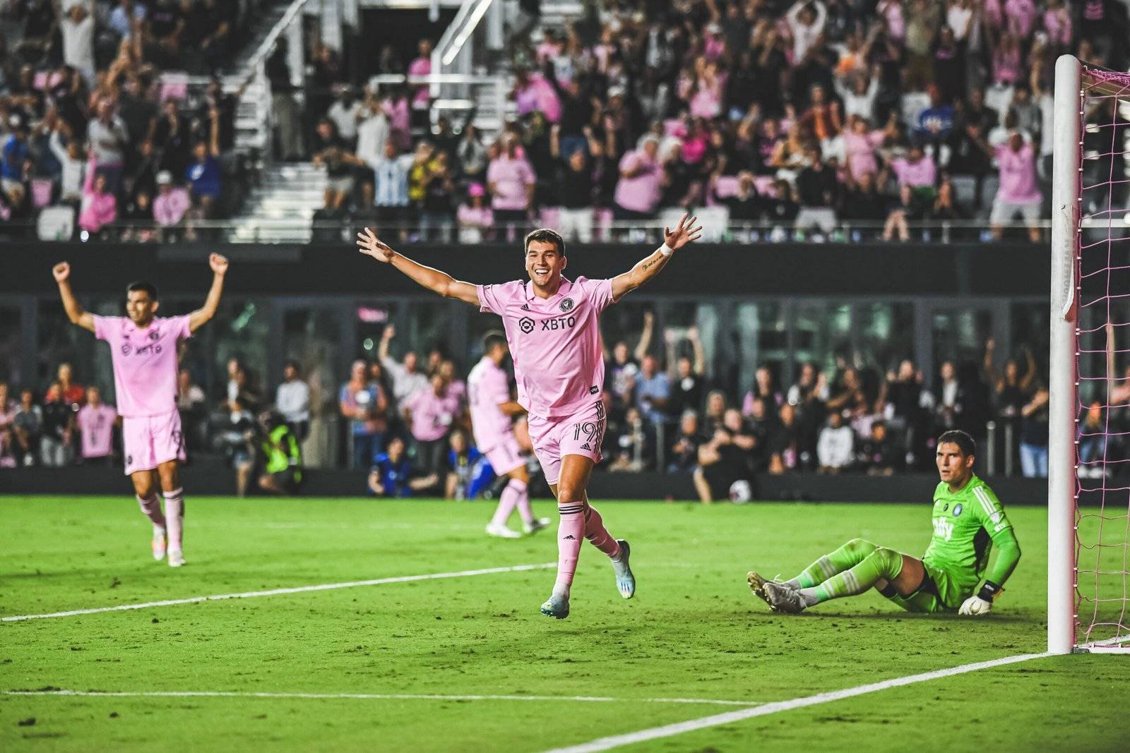 Lee más sobre el artículo Inter Miami cierra temporada en casa con empate 2-2 ante Charlotte FC