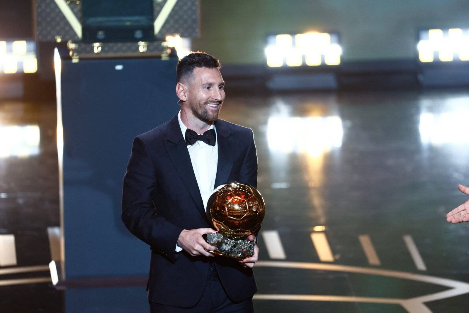 Lee más sobre el artículo Messi recibe el premio The Best al mejor del 2023