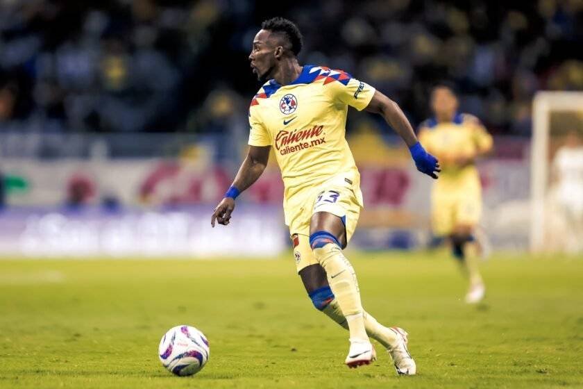 Julián Quiñones, goleador del América. 