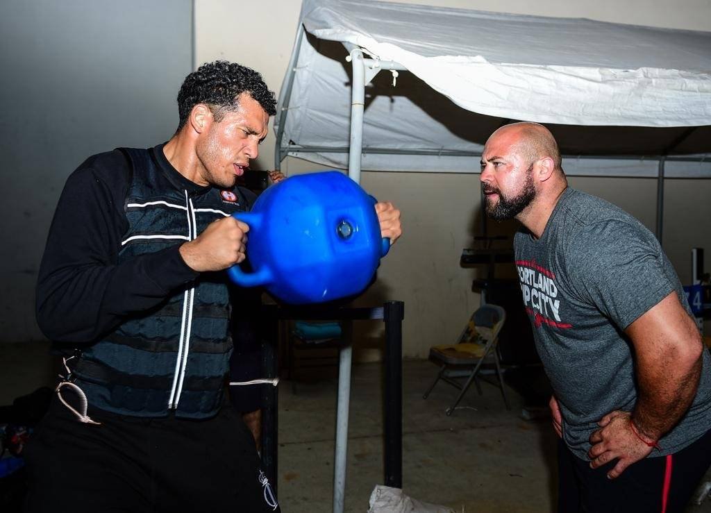 David Benavidez confía en enfrentar a Canelo Álvarez.