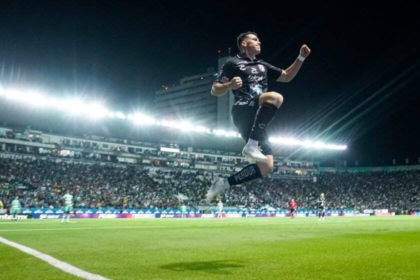 Federico Viñas marcó el tercer gol del León.