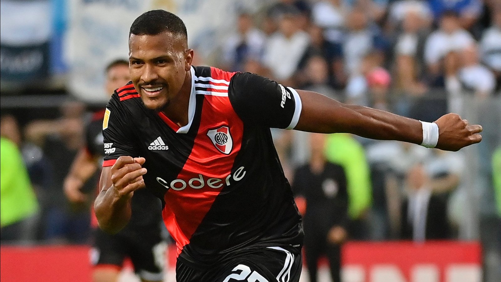 SALOMÓN RONDÓN deja a RIVER PLATE para jugar con el PACHUCA.