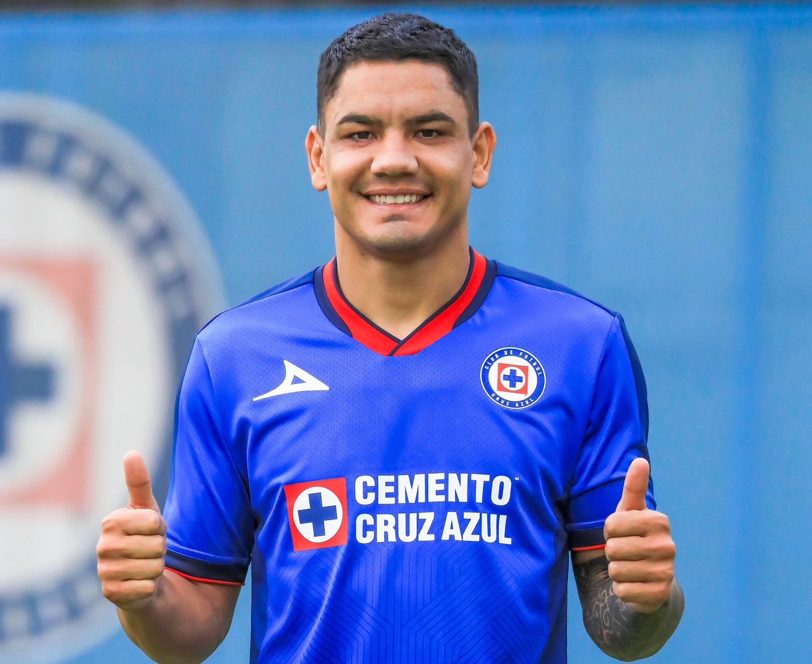 TORO FERNÁNDEZ nuevo jugador del CRUZ AZUL.