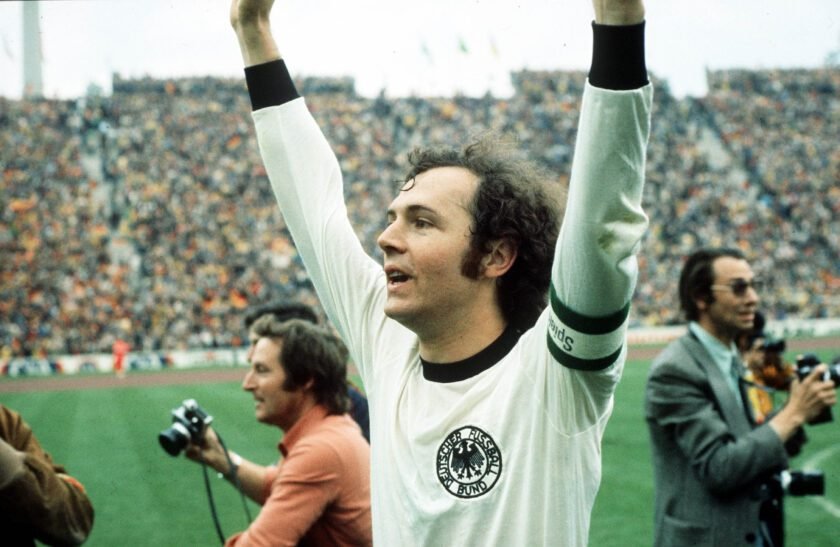 FRANZ BECKENBAUER  murió este lunes a los 78 AÑOS. 