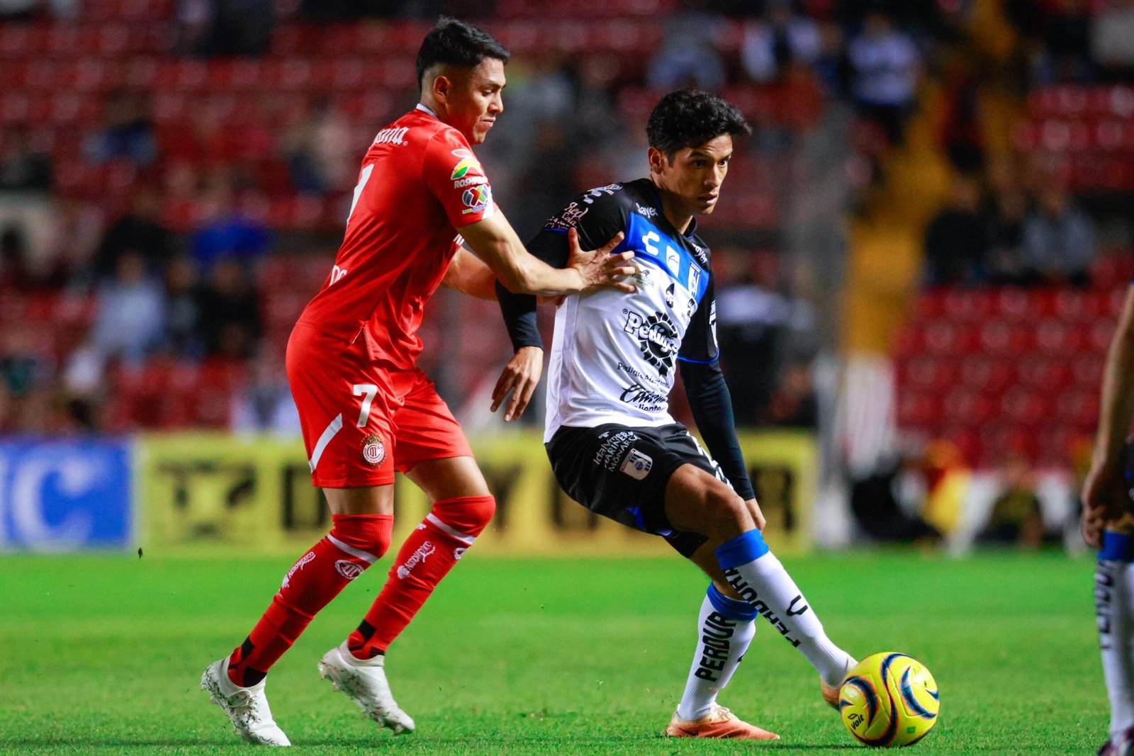 QUERÉTARO Y TOLUCA EMPATARON 2-2.