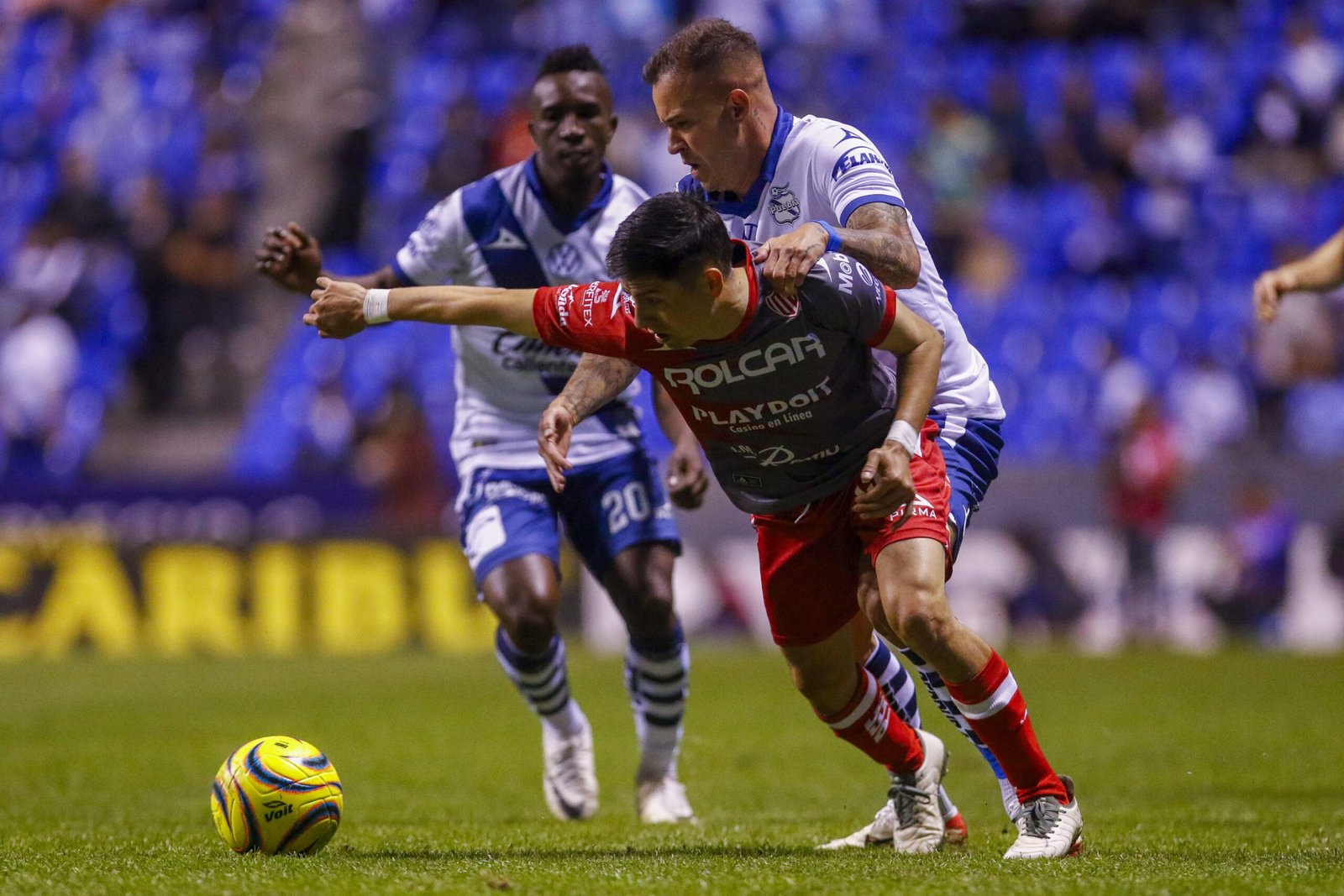 Necaxa vence 2-1 al Puebla