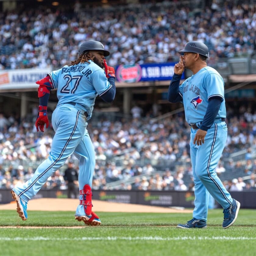 Vladimir Guerrero Jr. portada del MLB The Show 2024