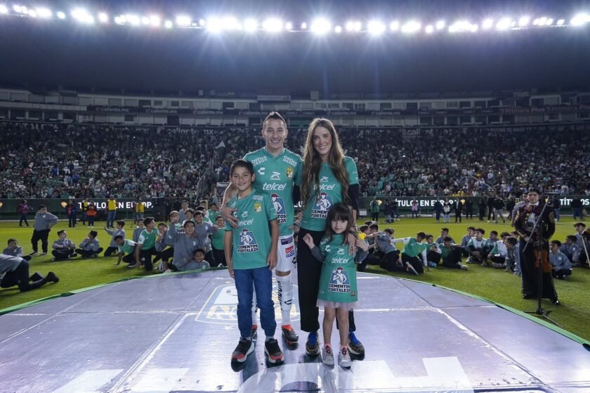 Más de 15 mil aficionados reciben a Andrés Guardado