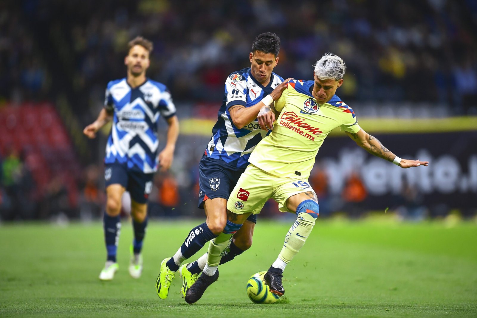 América y Rayados igualan 1-1 en el Estadio Azteca