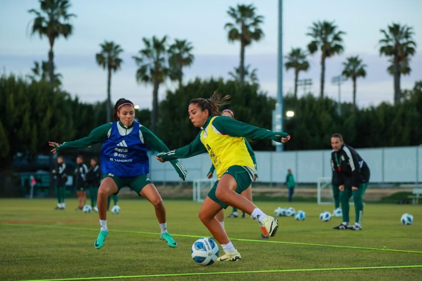 Selección Femenil de México entrena para enfrentar a Argentina