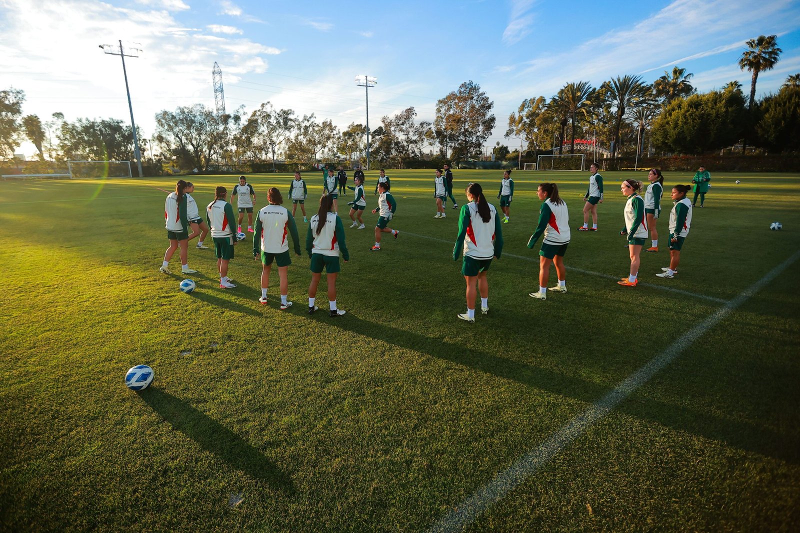 Selección Femenil de México entrena para enfrentar a Argentina