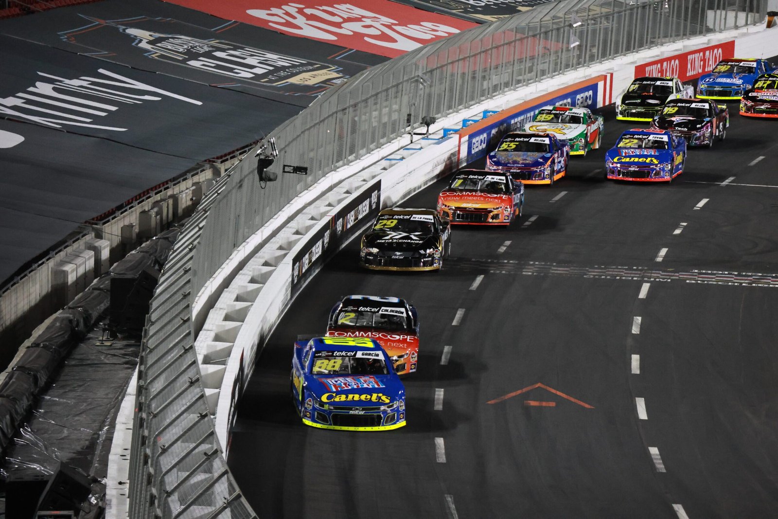 Daniel Suárez gana fecha de NASCAR México en Los Ángeles