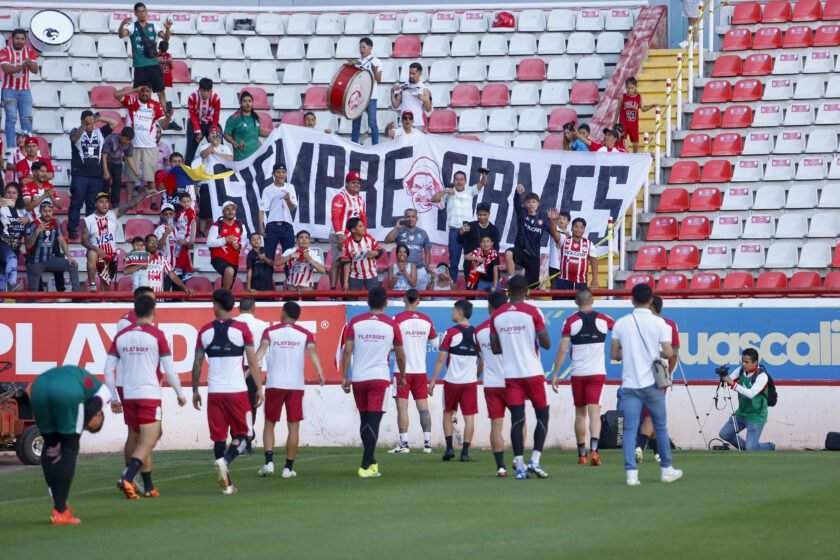 Necaxa abre las puertas del Victoria en entrenamiento público 