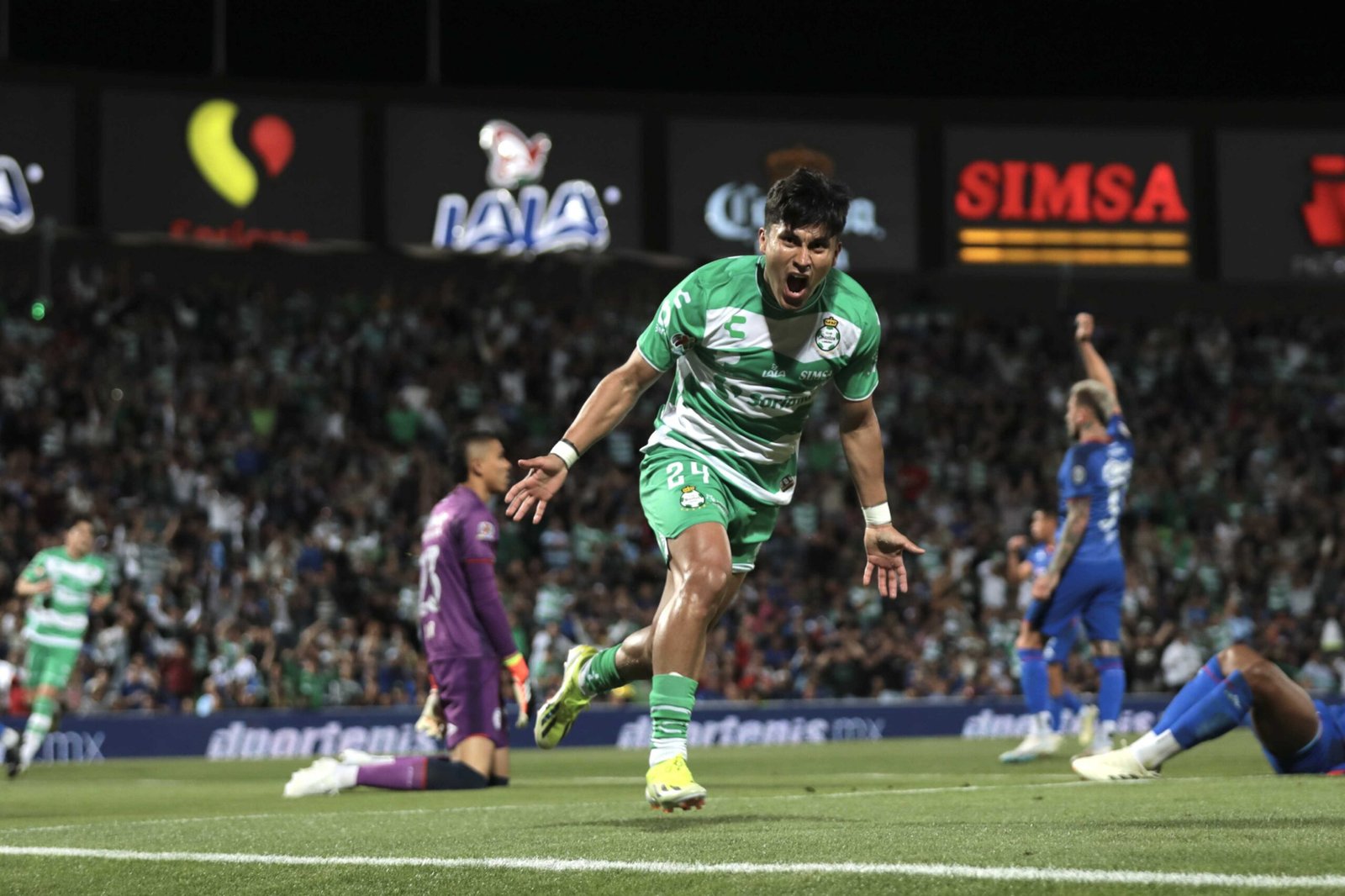 Santos Laguna vence 3-0 al Cruz Azul