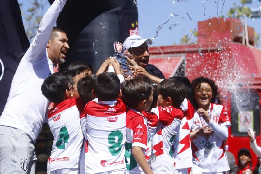 Necaxa abre las puertas del Victoria en entrenamiento público