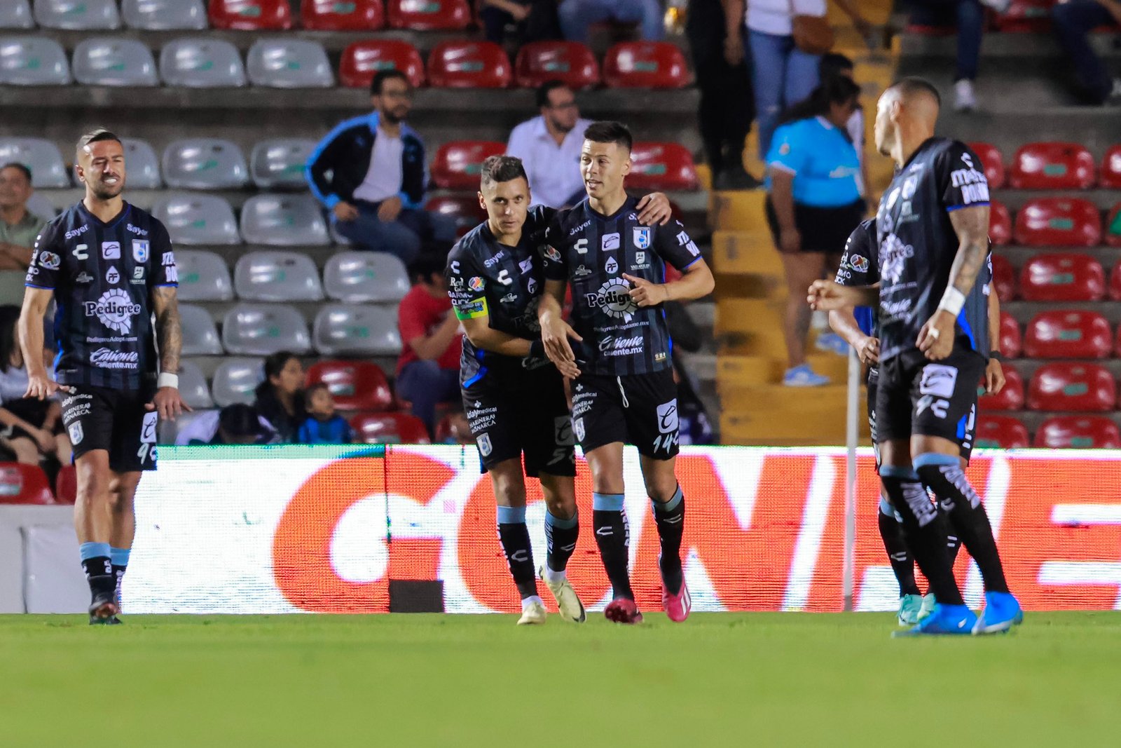 Querétaro 1-0 FC Juárez; Gallos se lleva la victoria