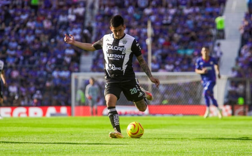 Necaxa 2-1 Cruz Azul; los Rayos siguen en plan grande