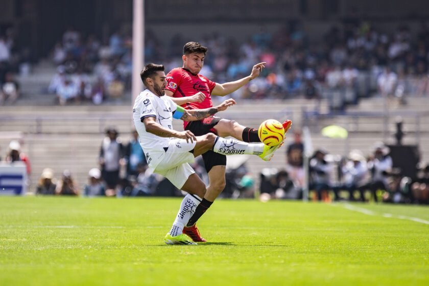 Pumas y Xolos empatan 3-3 en polémico partido