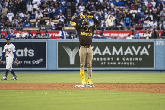 Lee más sobre el artículo Padres continúan imparables, derrotan 7-3 a Brewers