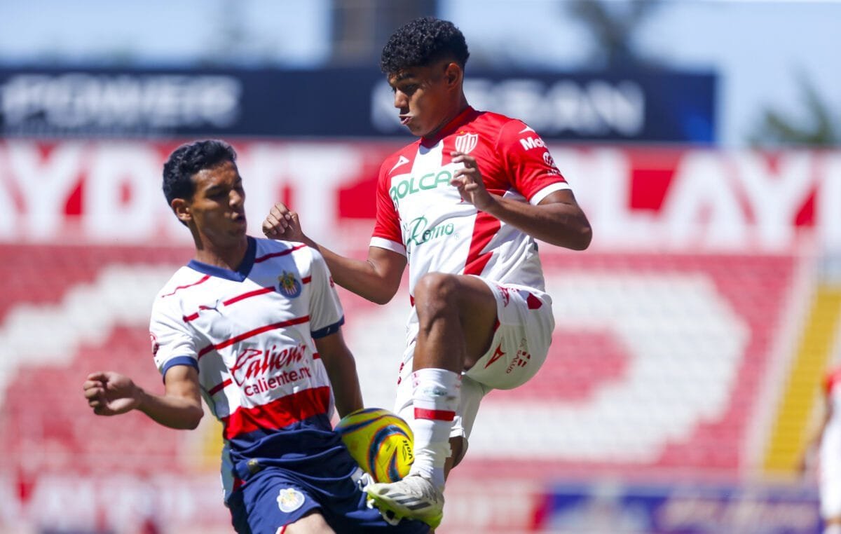 Chivas toma ventaja 1-0 sobre Necaxa en la final de la Sub 18