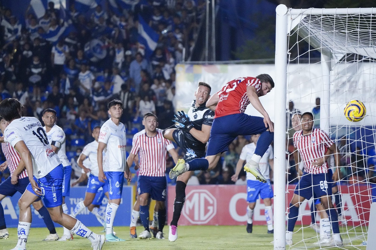 Lee más sobre el artículo Cinco jugadores del Club Celaya sancionados por conducta violenta en Liga Expansión MX