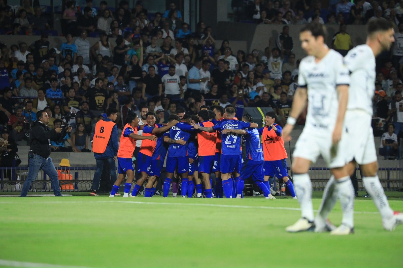 Cruz Azul 2 Pumas 0, la Máquina toma ventaja rumbo a la semifinal