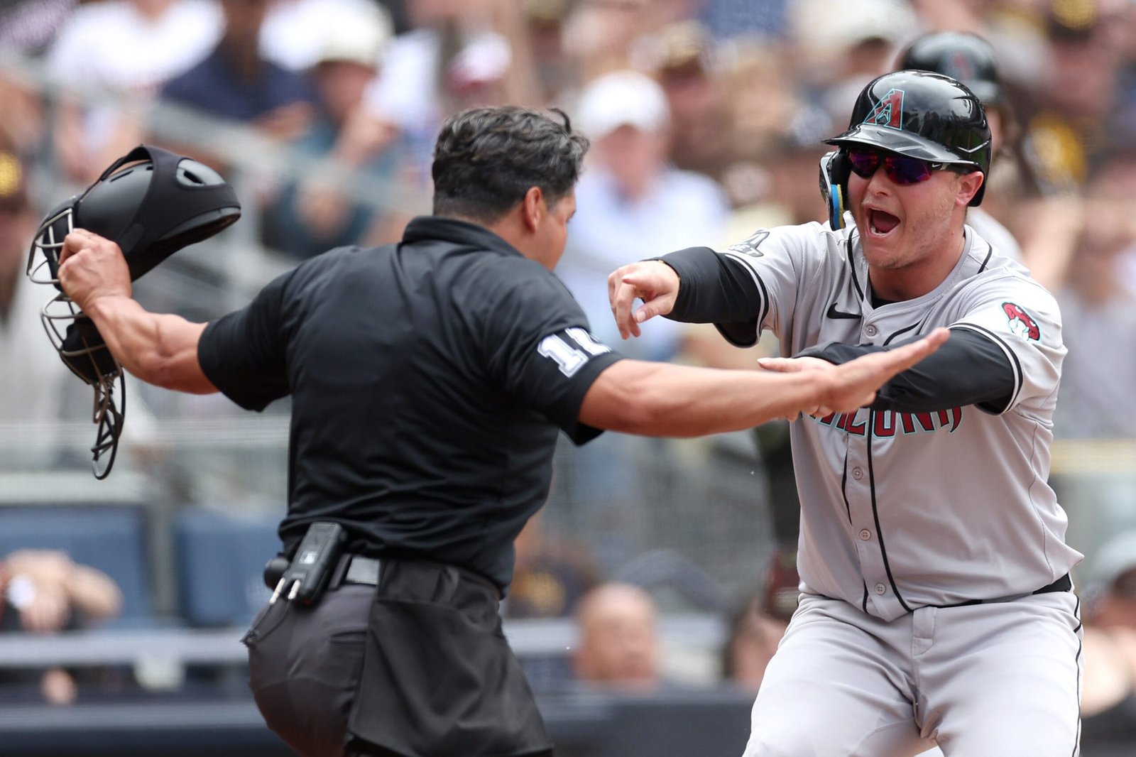 Padres pierde 9-3 con Diamondbacks y se empata la serie