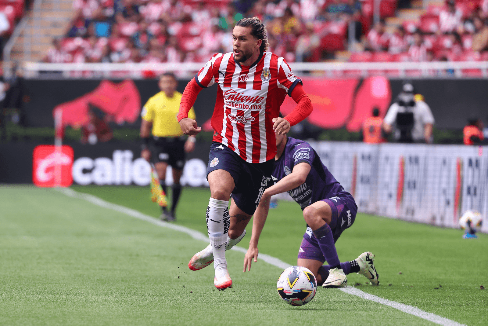 Lee más sobre el artículo Liga Mx: Chivas vence 2-0 al Mazatlán (crónica y goles)