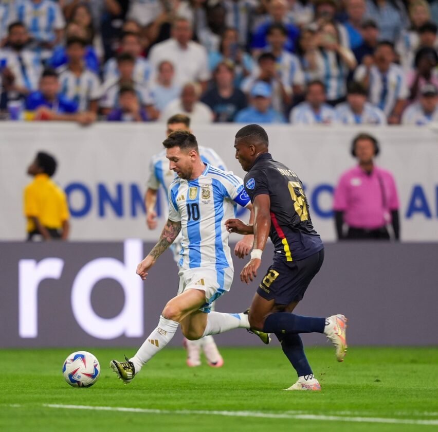 Dibu Martínez mete a Argentina a las semifinales de la Copa América 