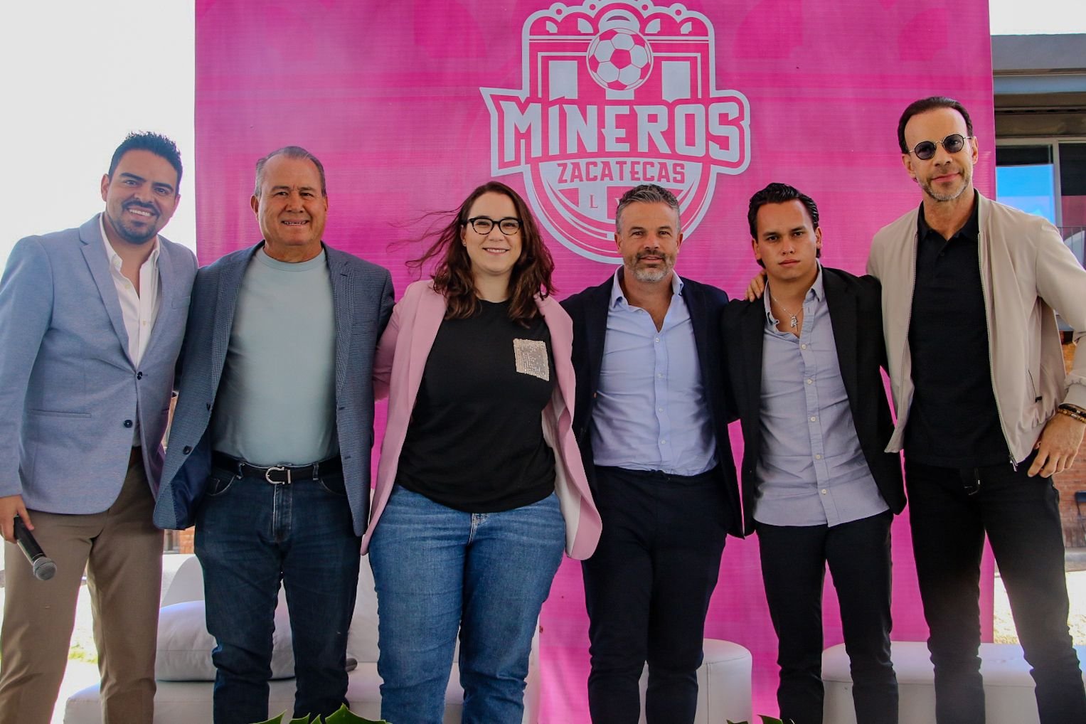 Zague, Rafa Puente, Efraín Flores y Majo González inauguran complejo deportivo de Mineros