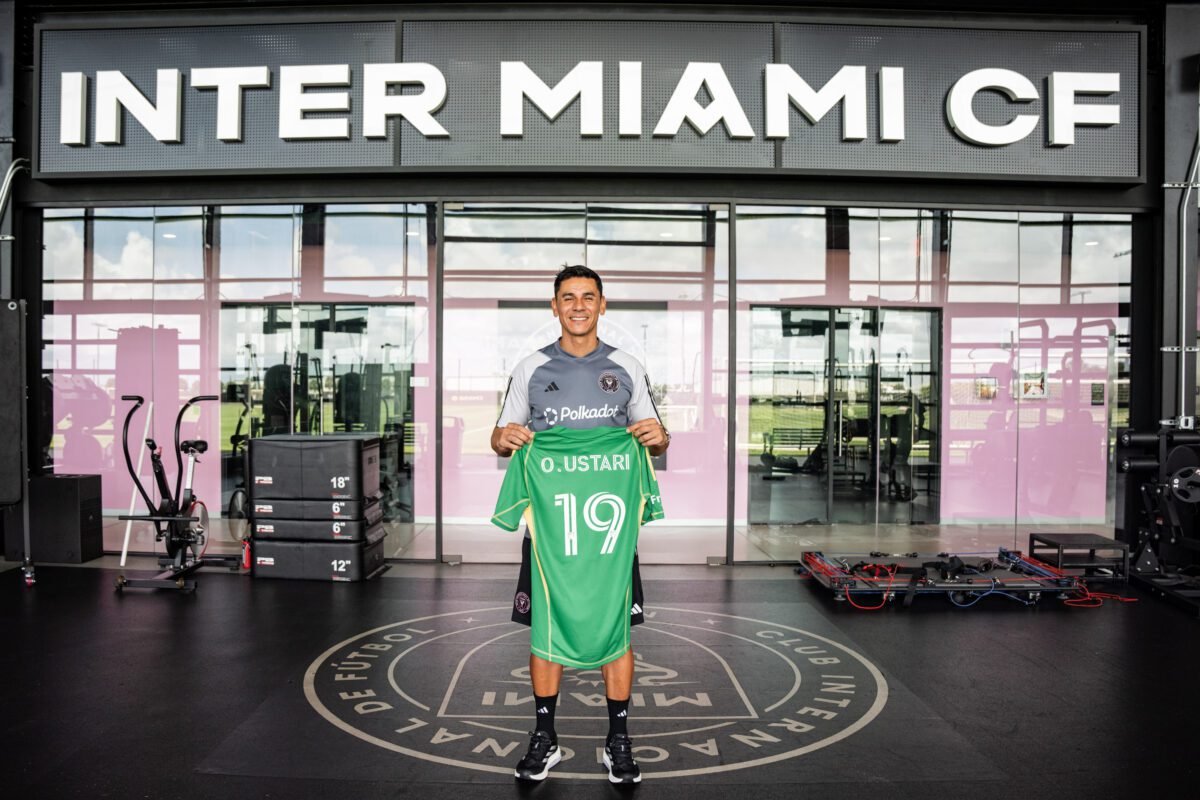 Oscar Ustari ya reportó con el Inter Miami.